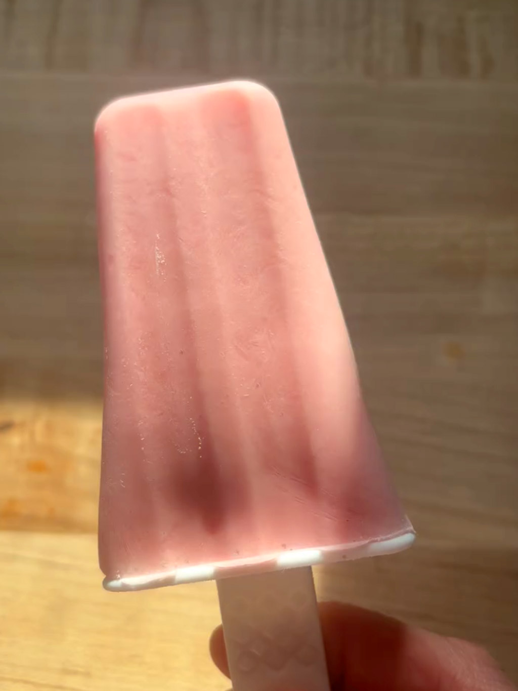 Strawberry Frozen Yogurt Popsicles