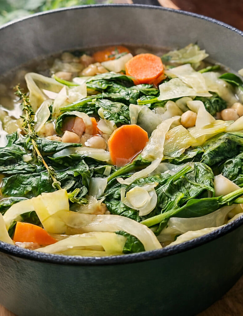 High-Protein Vegetable Soup with Chickpeas & Collagen