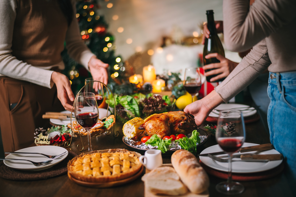 Holiday Table Holiday Eating Guide