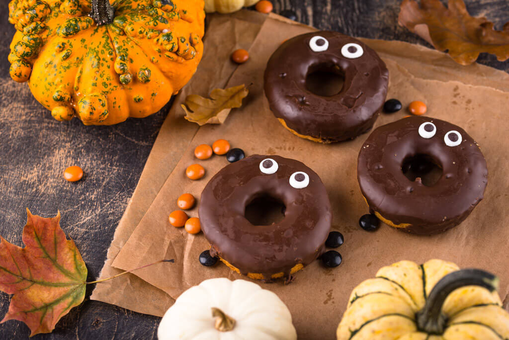 No-Bake Halloween Protein Donuts