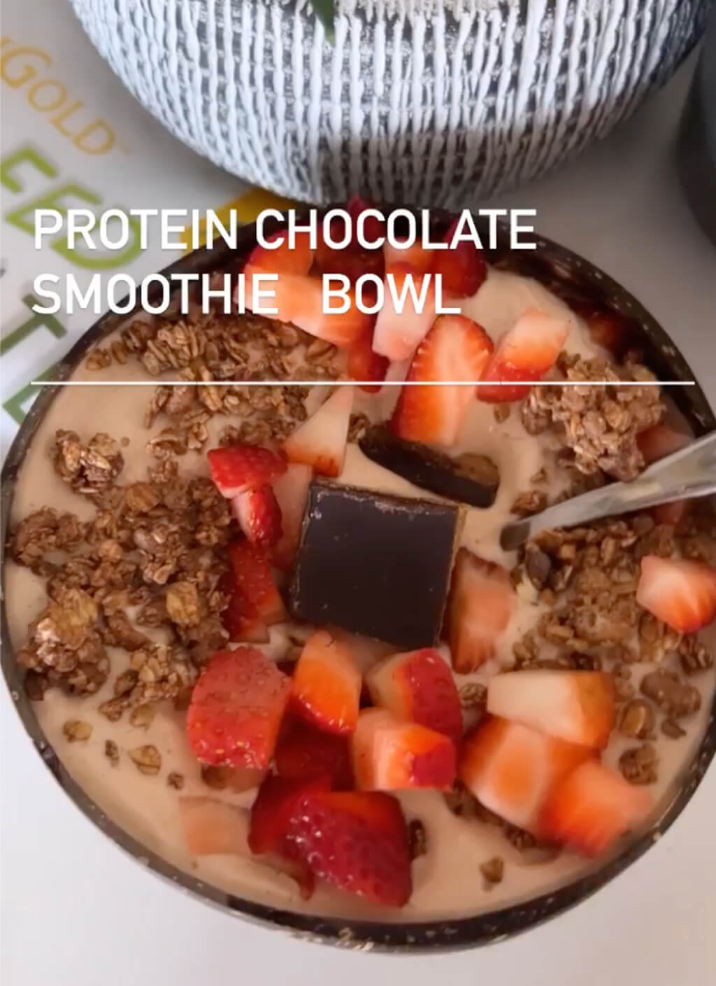 Protein Chocolate Smoothie Bowl